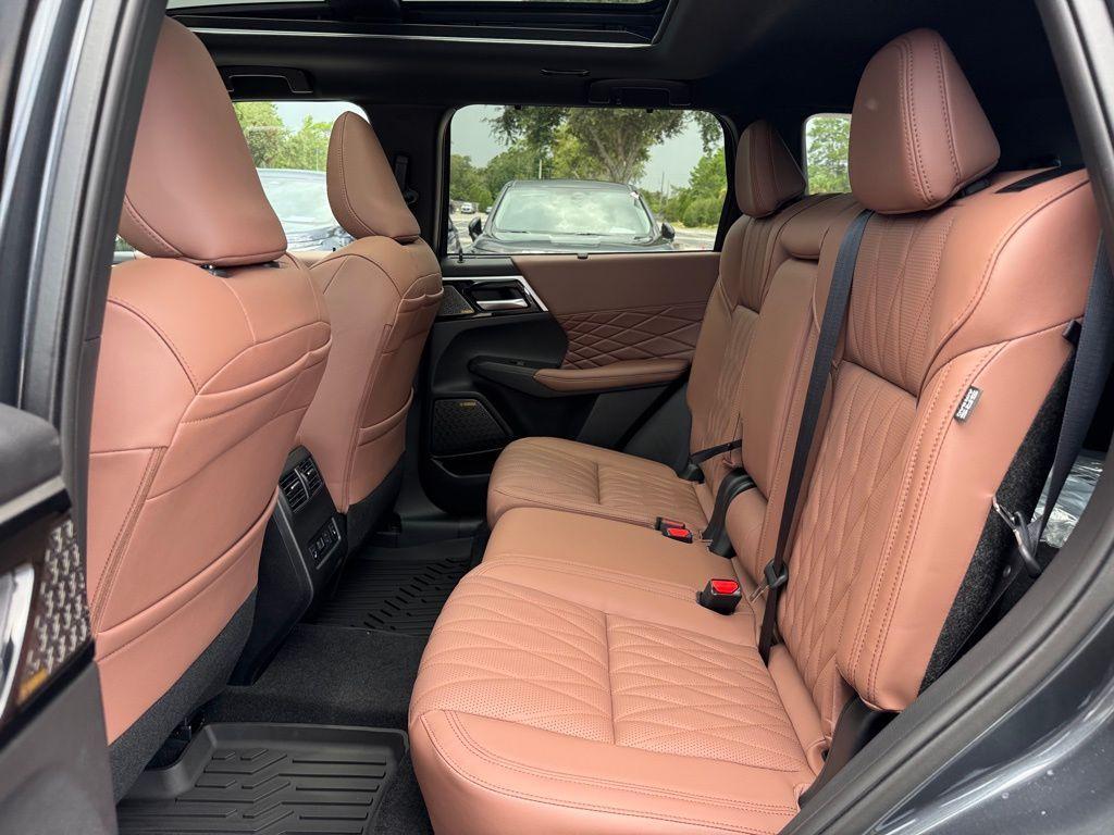 new 2025 Mitsubishi Outlander car, priced at $44,550