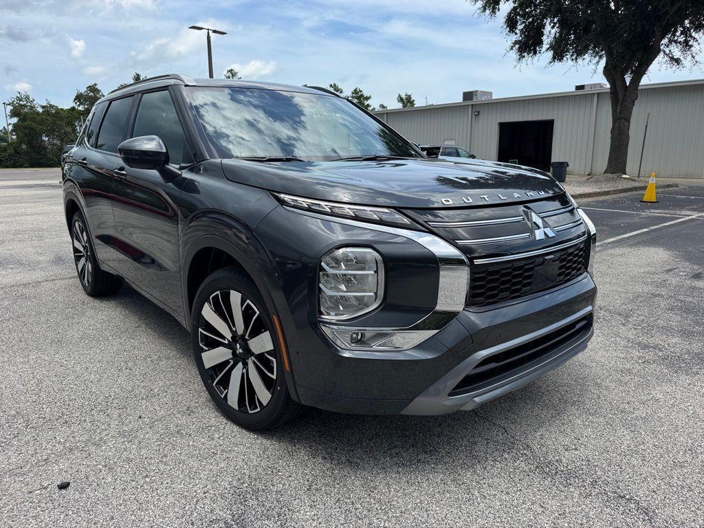 new 2025 Mitsubishi Outlander car, priced at $44,550