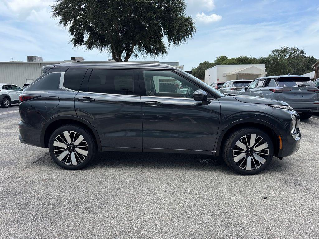 new 2025 Mitsubishi Outlander car, priced at $44,550