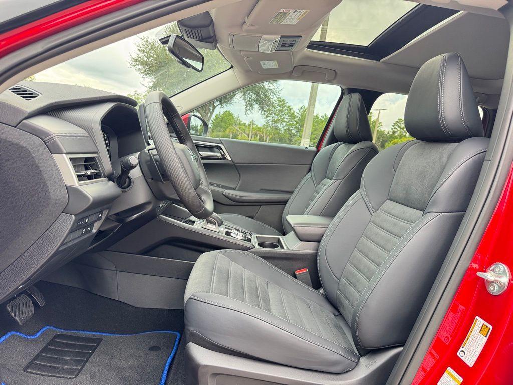 new 2025 Mitsubishi Outlander PHEV car, priced at $40,578