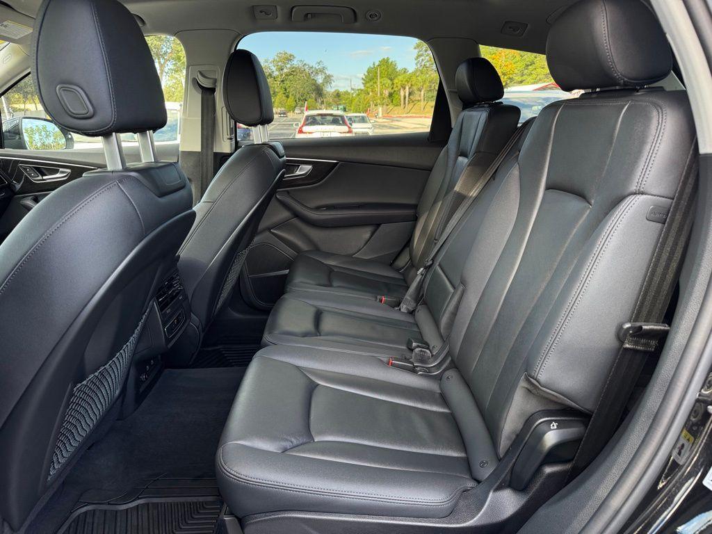 used 2024 Audi Q7 car, priced at $41,600