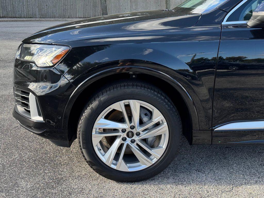 used 2024 Audi Q7 car, priced at $41,600