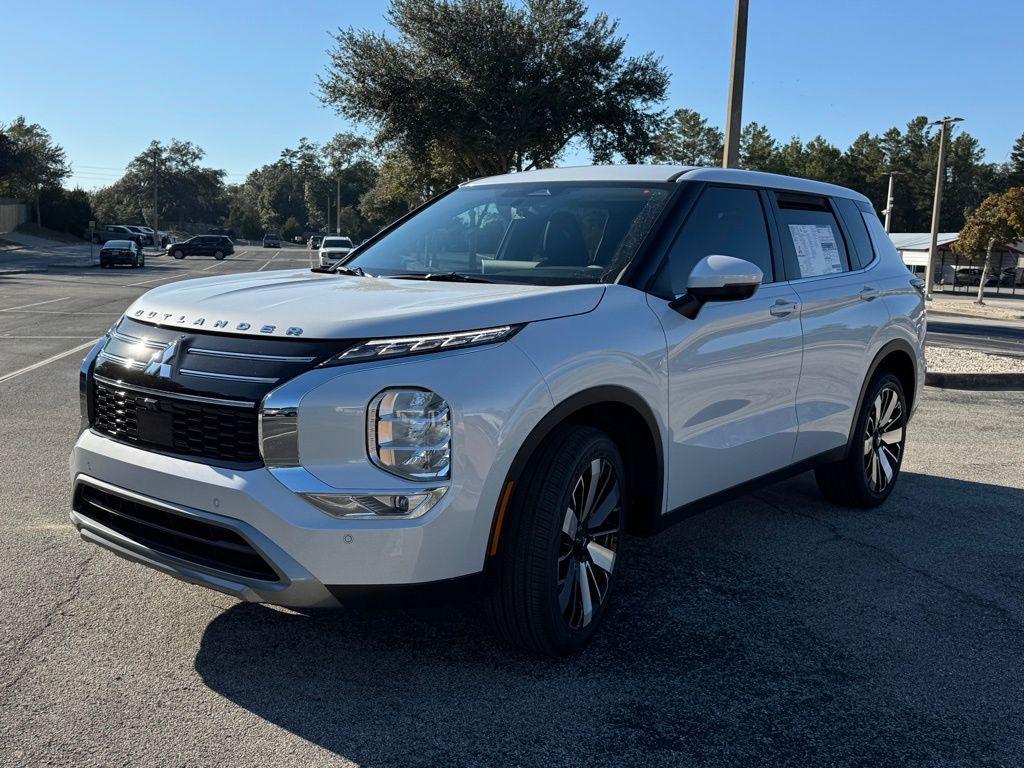 new 2025 Mitsubishi Outlander car