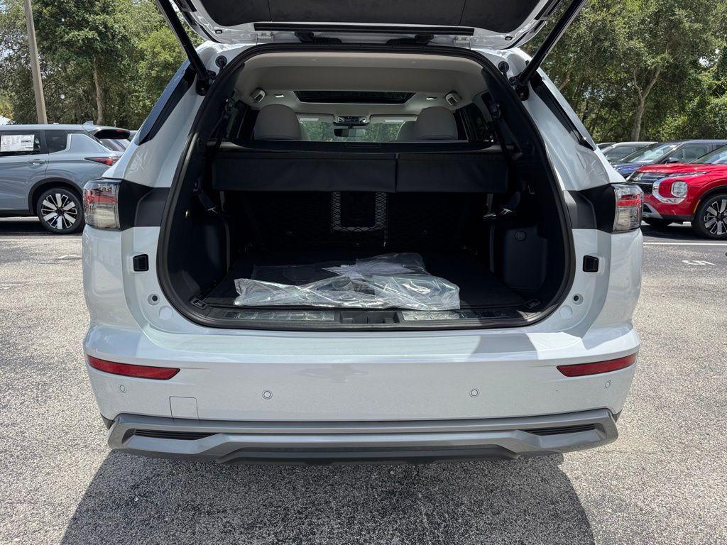new 2025 Mitsubishi Outlander car, priced at $38,890