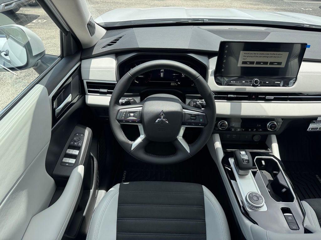 new 2025 Mitsubishi Outlander car, priced at $38,890