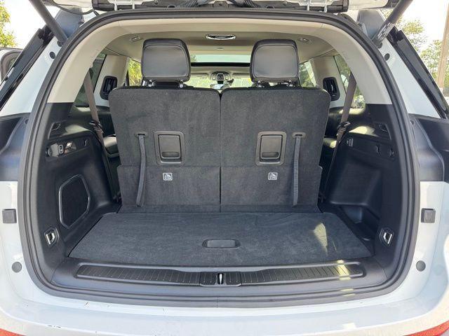 used 2024 Jeep Grand Cherokee L car, priced at $39,400