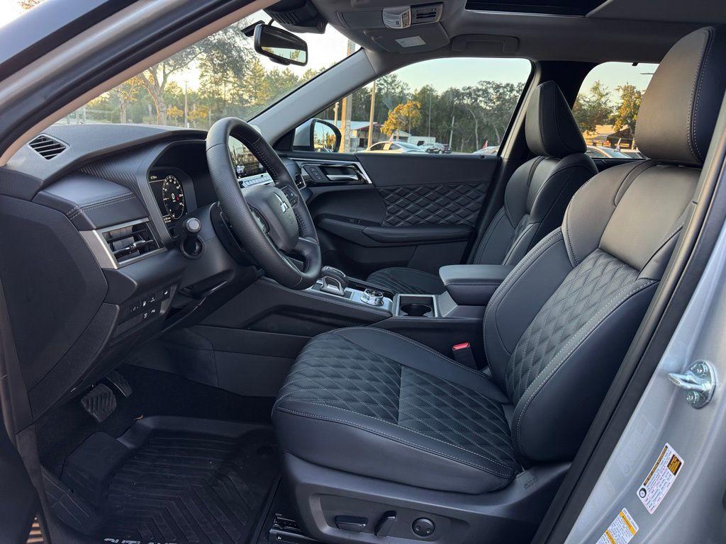 new 2025 Mitsubishi Outlander PHEV car, priced at $41,050
