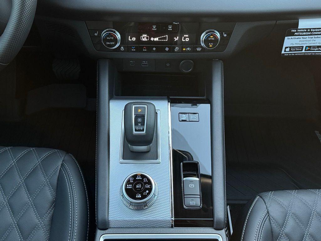 new 2025 Mitsubishi Outlander PHEV car, priced at $41,050