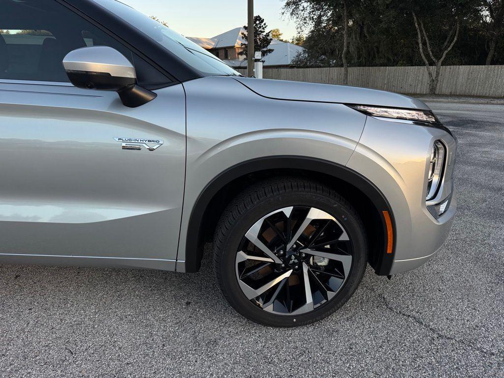 new 2025 Mitsubishi Outlander PHEV car, priced at $41,050