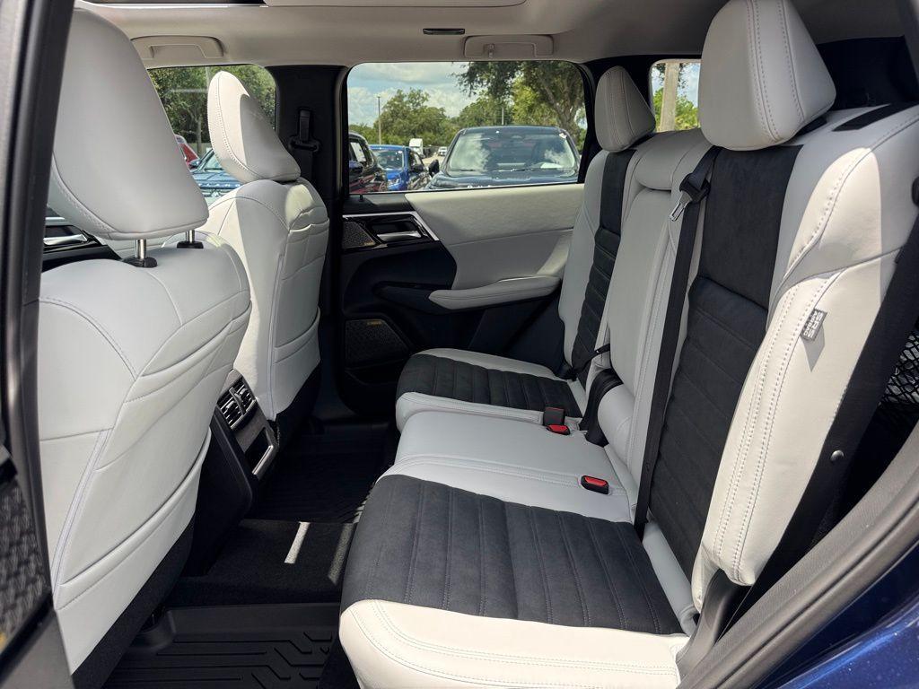 new 2025 Mitsubishi Outlander car, priced at $39,295