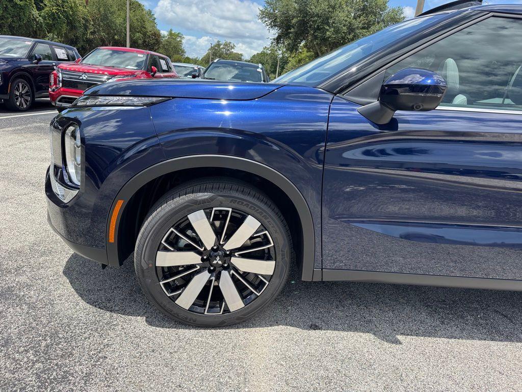 new 2025 Mitsubishi Outlander car, priced at $39,295
