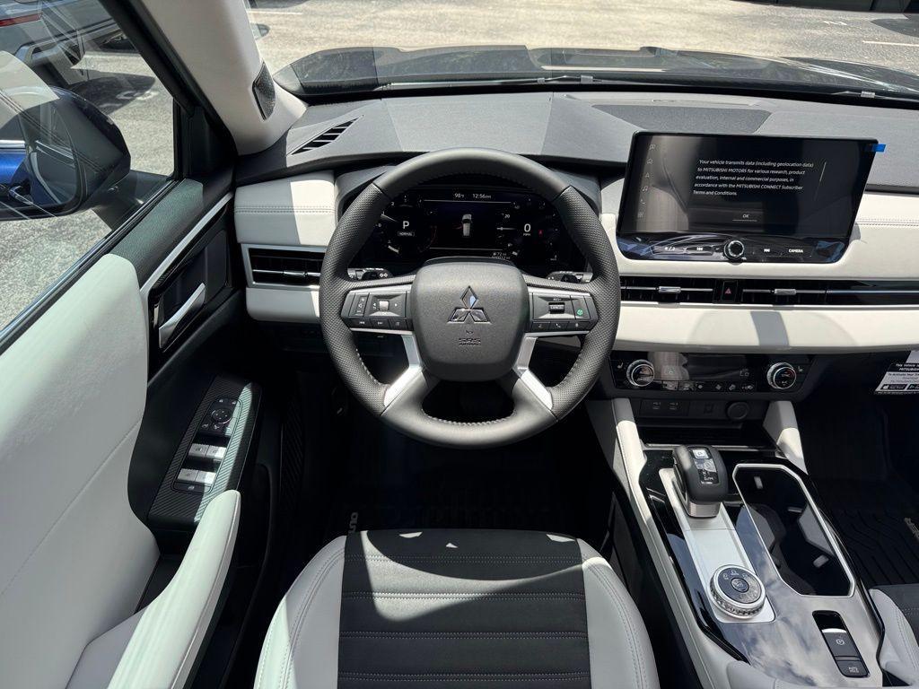 new 2025 Mitsubishi Outlander car, priced at $39,295