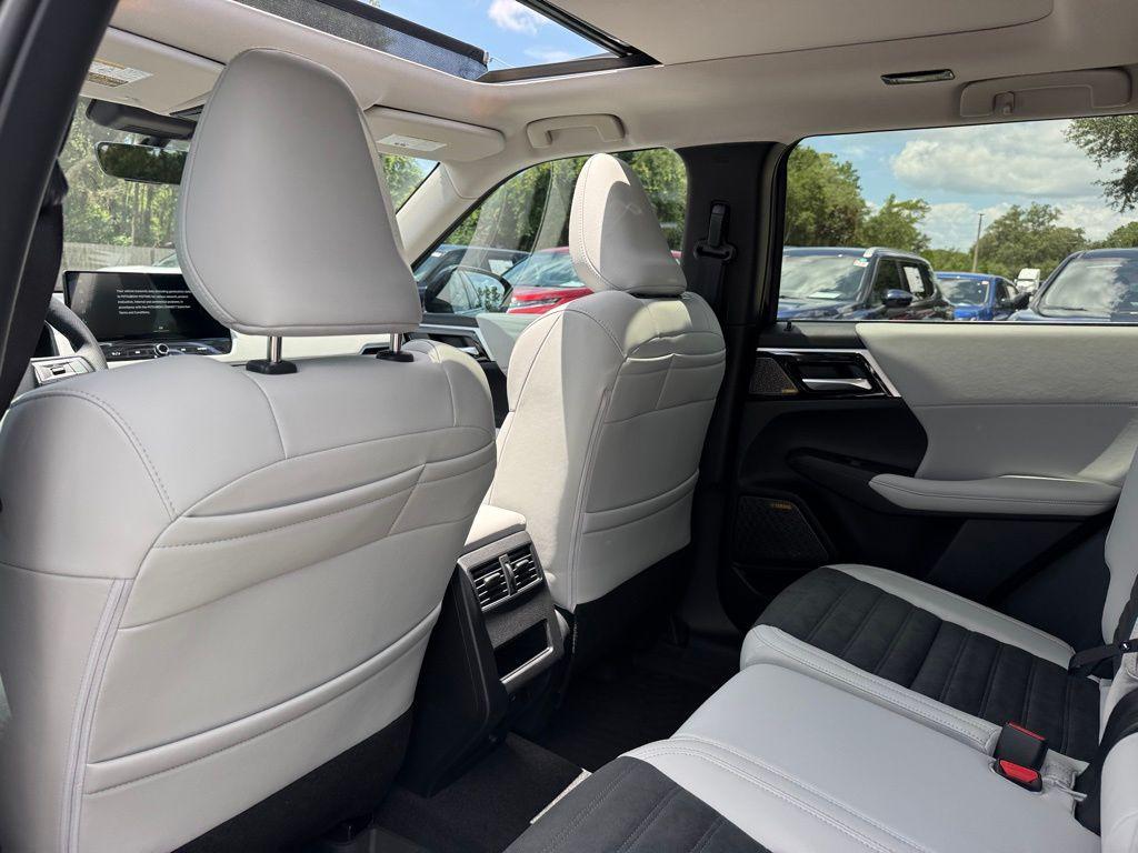 new 2025 Mitsubishi Outlander car, priced at $39,295