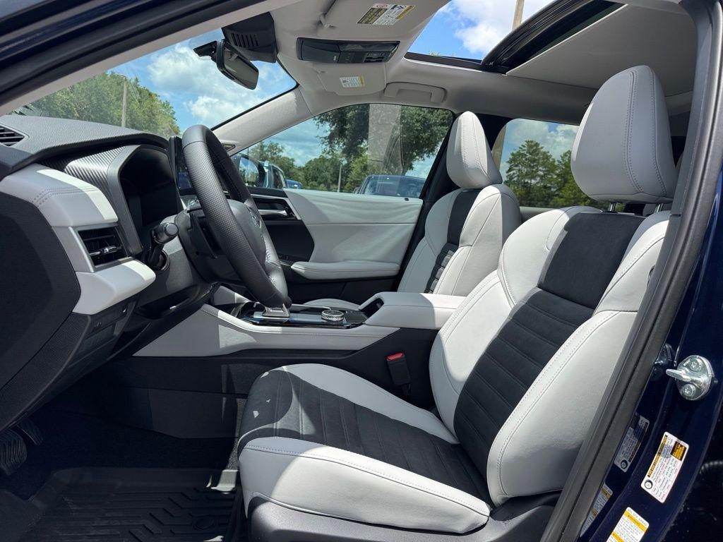 new 2025 Mitsubishi Outlander car, priced at $39,295