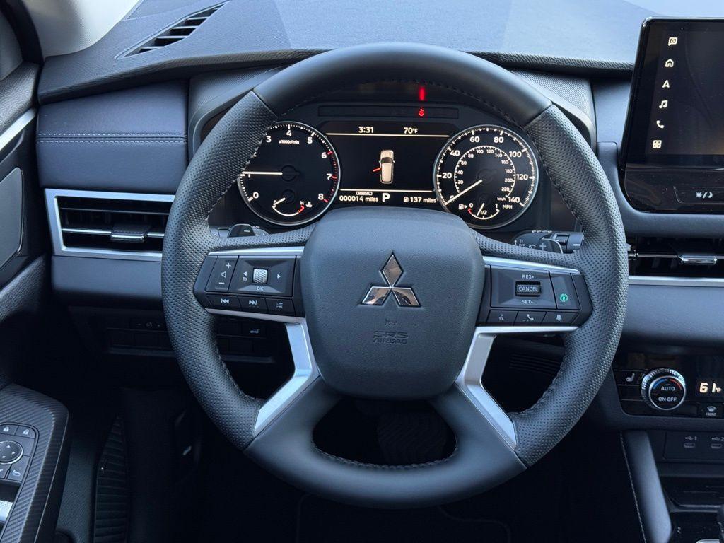 new 2025 Mitsubishi Outlander car