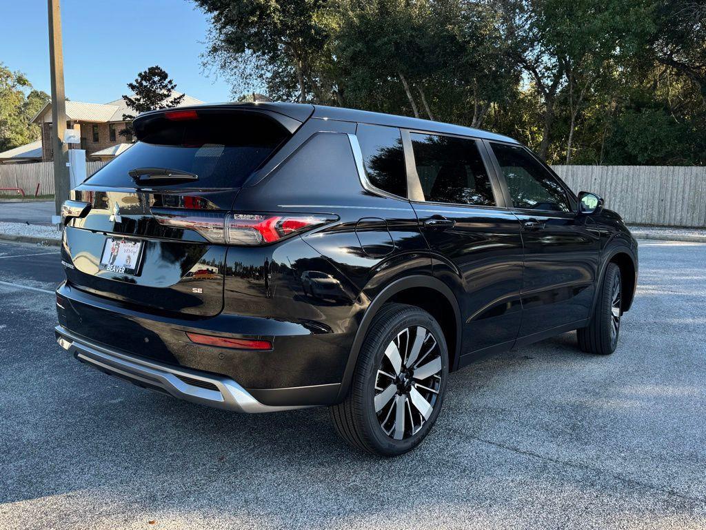 new 2025 Mitsubishi Outlander car