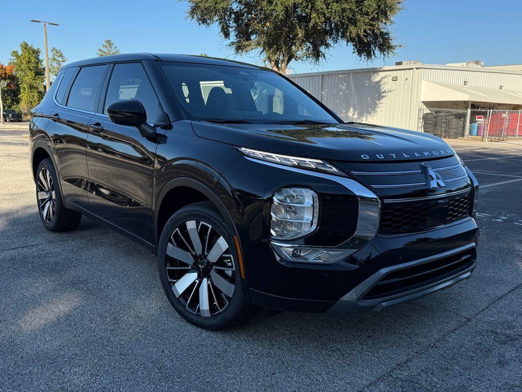 new 2025 Mitsubishi Outlander car