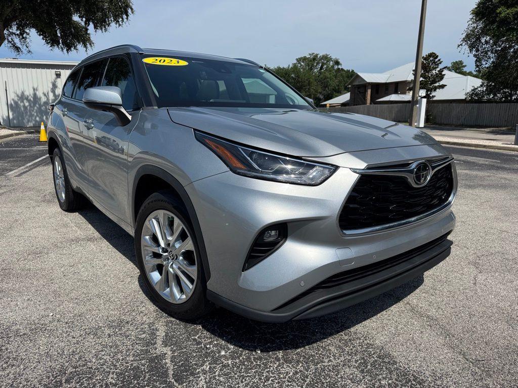 used 2023 Toyota Highlander car, priced at $41,500