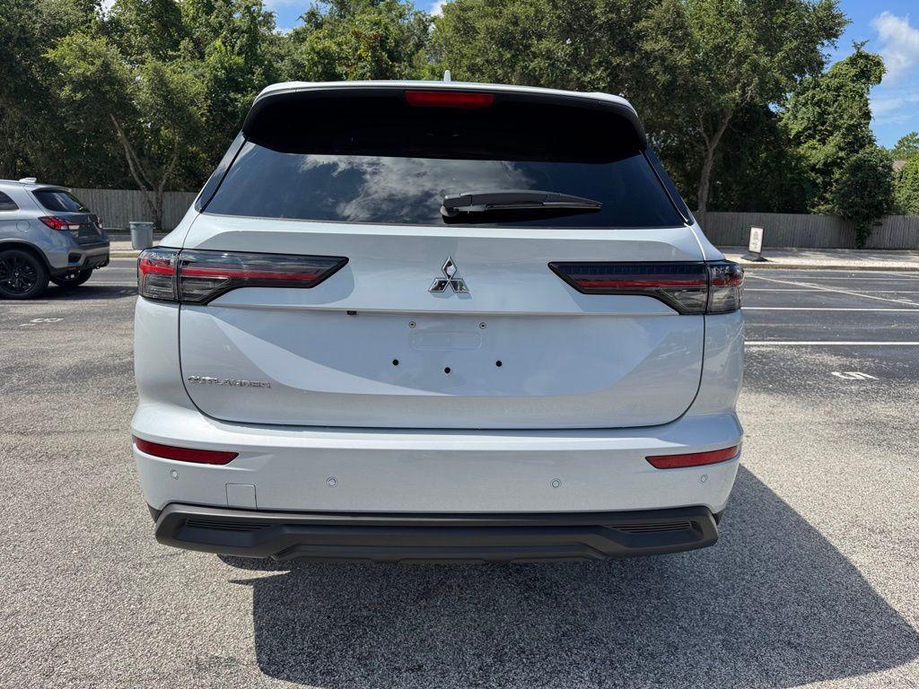new 2025 Mitsubishi Outlander car, priced at $32,830
