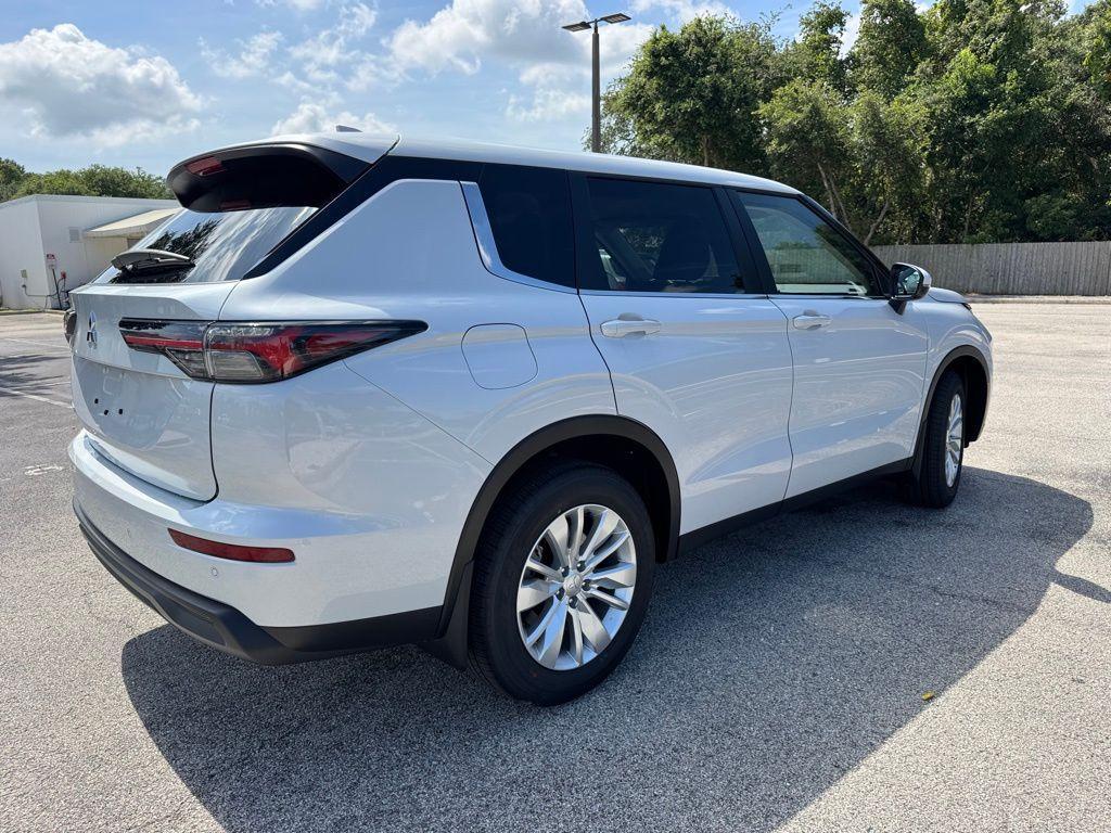 new 2025 Mitsubishi Outlander car, priced at $32,830