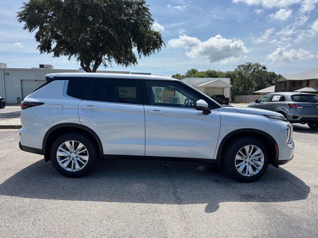new 2025 Mitsubishi Outlander car, priced at $32,830