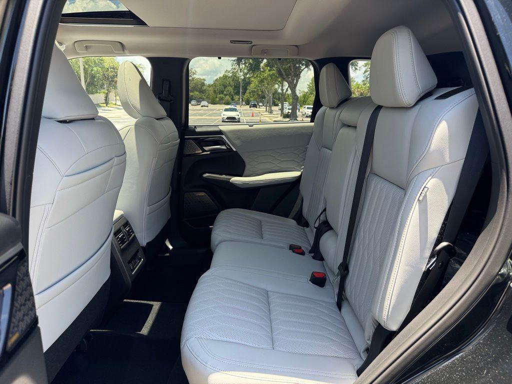 new 2025 Mitsubishi Outlander car, priced at $45,290