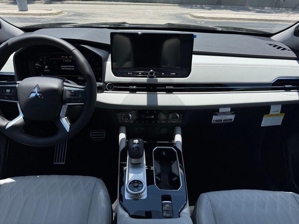 new 2025 Mitsubishi Outlander car, priced at $45,290