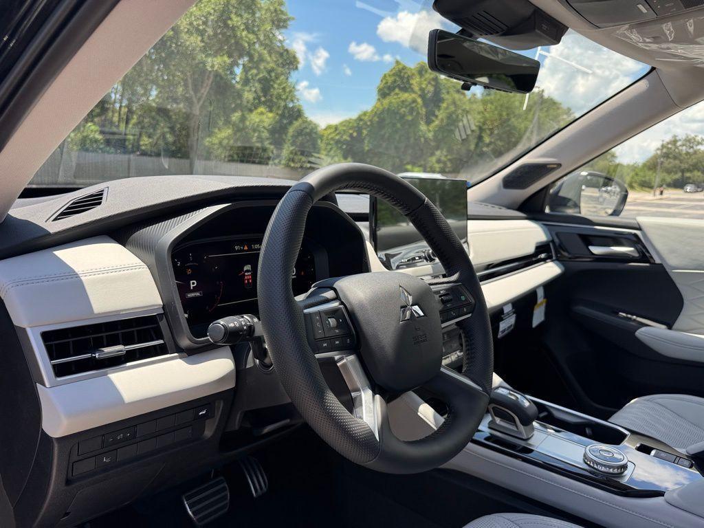 new 2025 Mitsubishi Outlander car, priced at $45,290