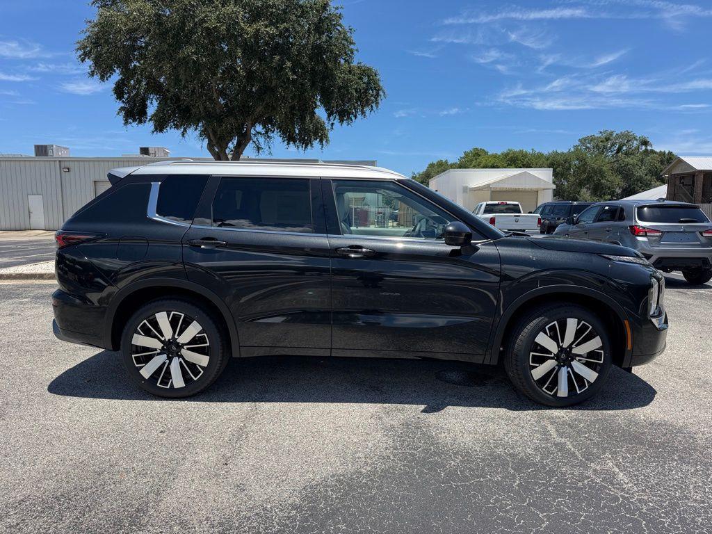 new 2025 Mitsubishi Outlander car, priced at $45,290