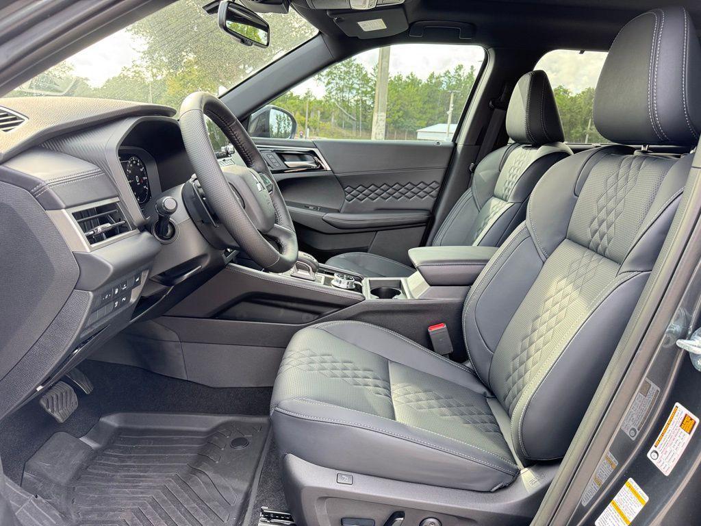 new 2025 Mitsubishi Outlander PHEV car, priced at $46,346