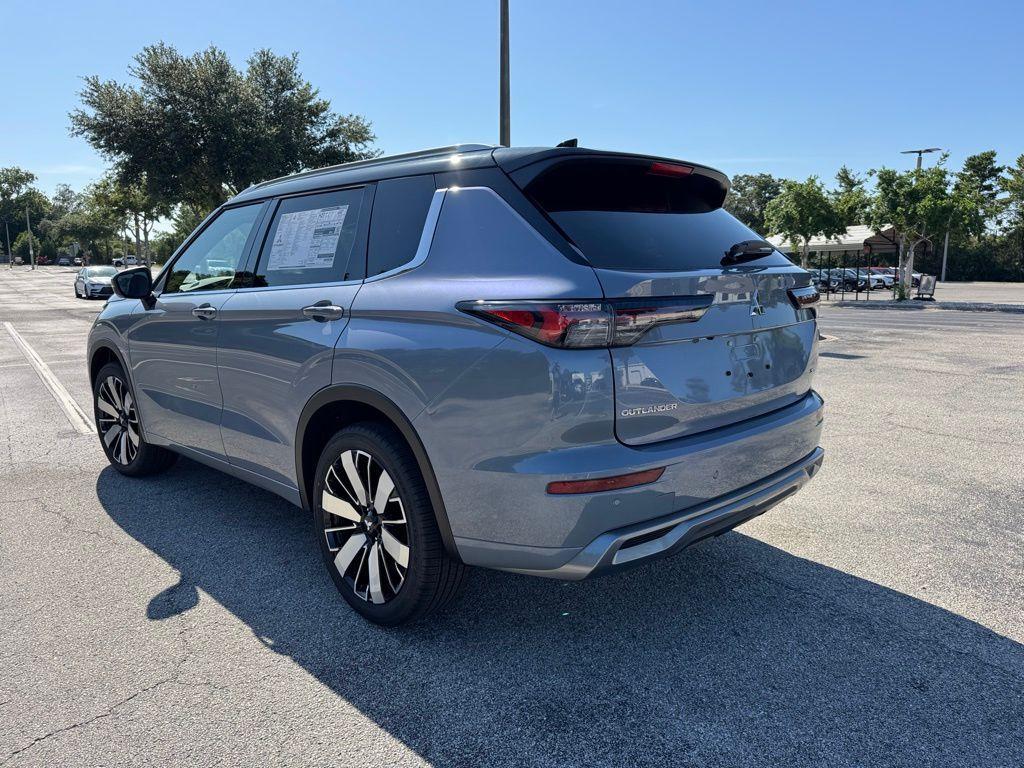new 2025 Mitsubishi Outlander car, priced at $43,645