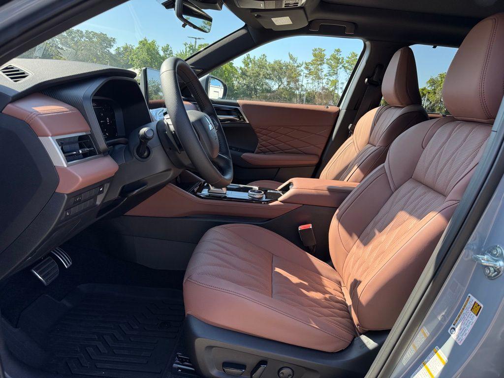 new 2025 Mitsubishi Outlander car, priced at $43,645