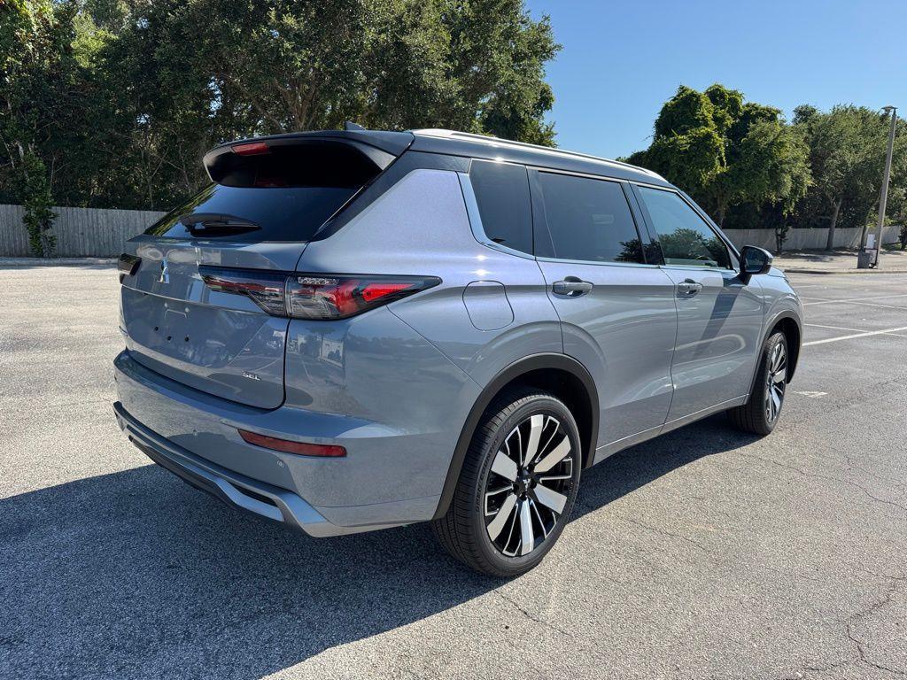 new 2025 Mitsubishi Outlander car, priced at $43,645