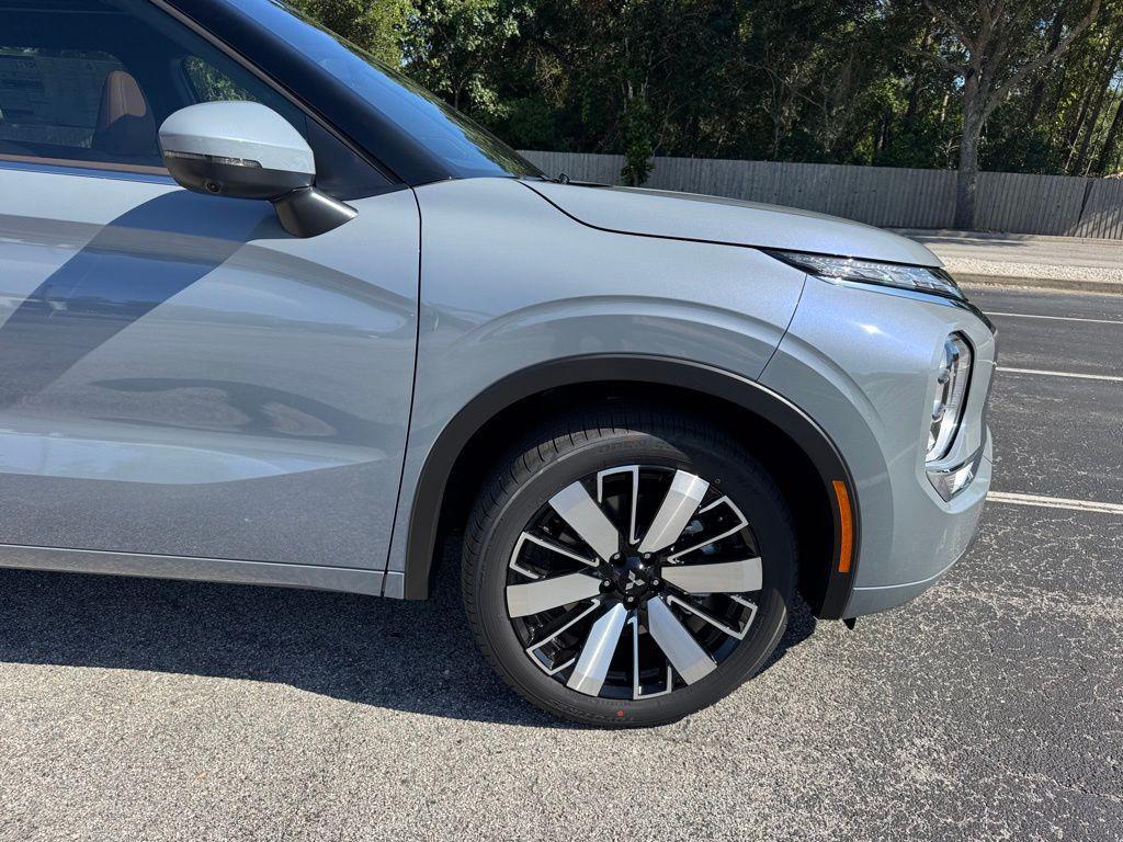 new 2025 Mitsubishi Outlander car, priced at $43,645