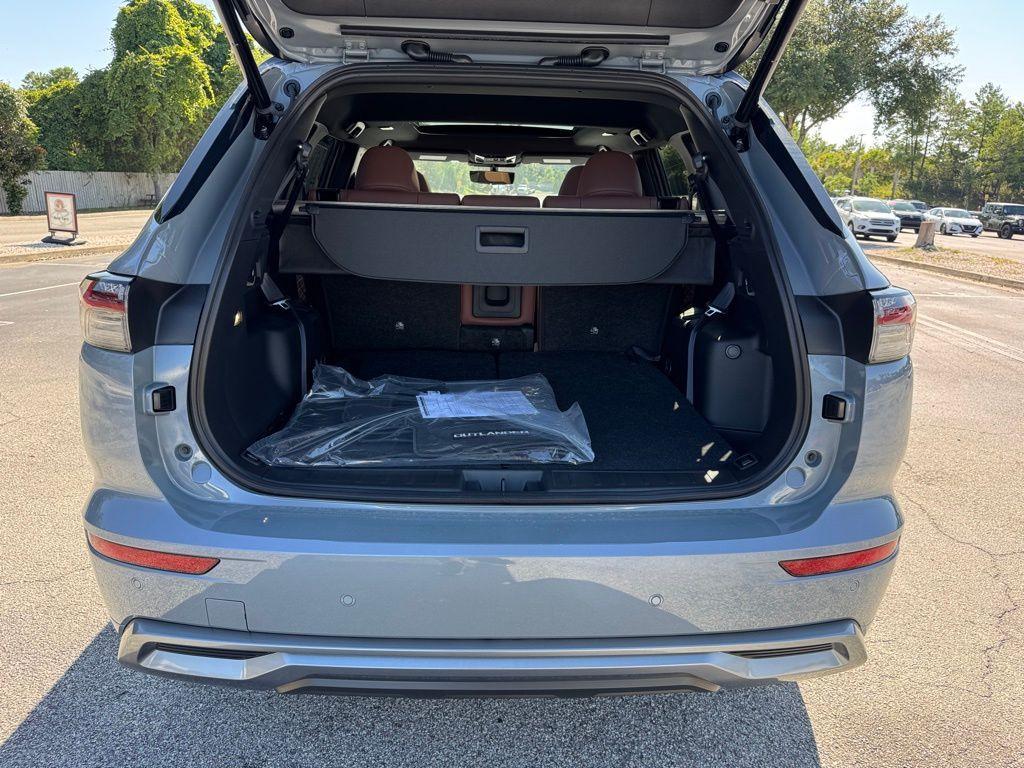 new 2025 Mitsubishi Outlander car, priced at $43,645