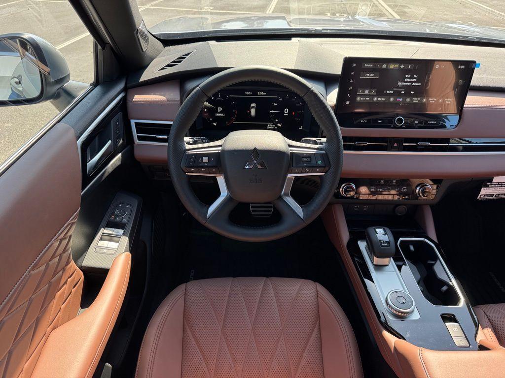 new 2025 Mitsubishi Outlander car, priced at $43,645