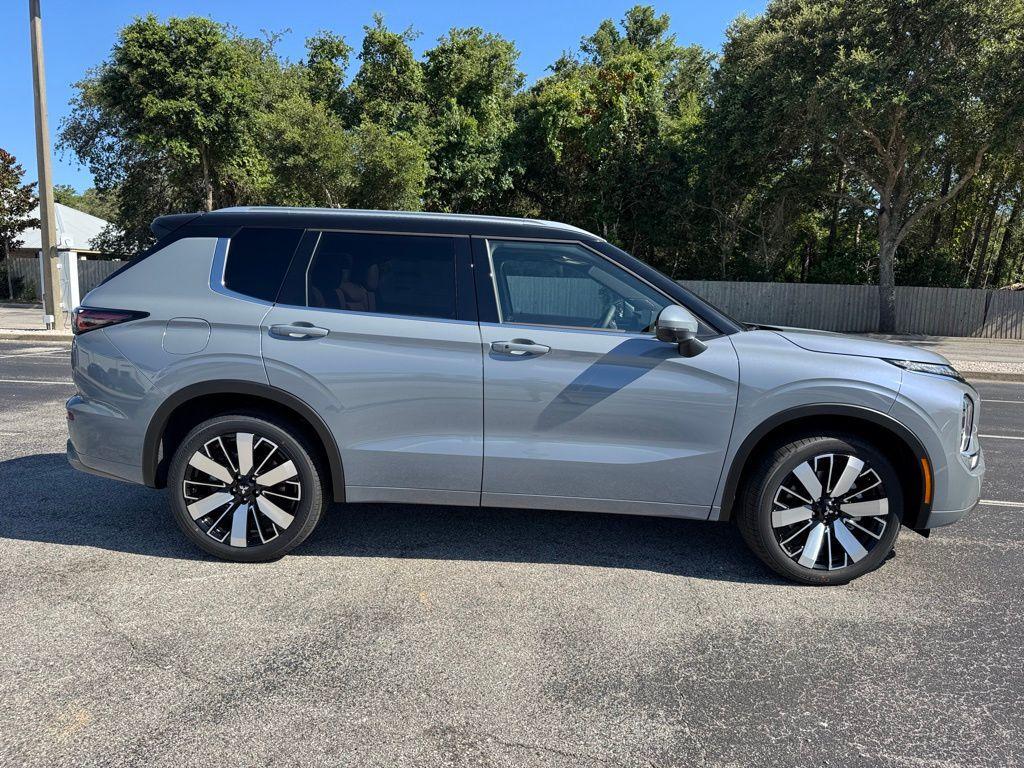 new 2025 Mitsubishi Outlander car, priced at $43,645