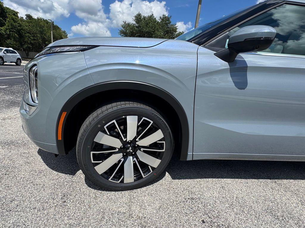 new 2025 Mitsubishi Outlander car, priced at $40,195