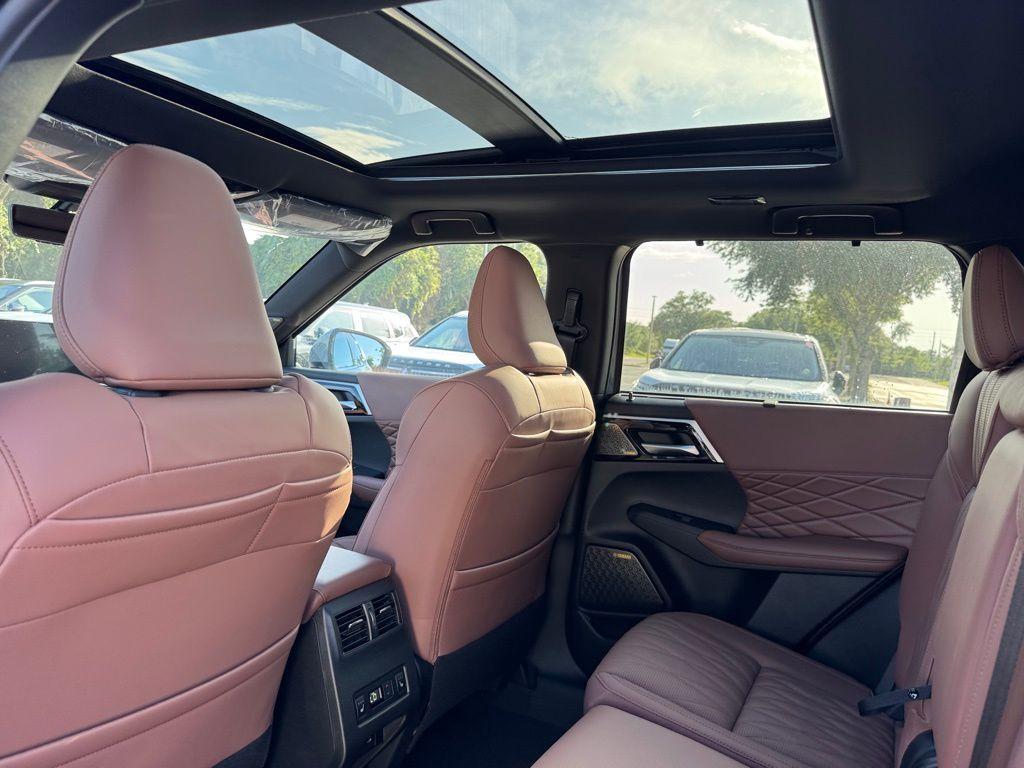 new 2025 Mitsubishi Outlander car, priced at $44,945