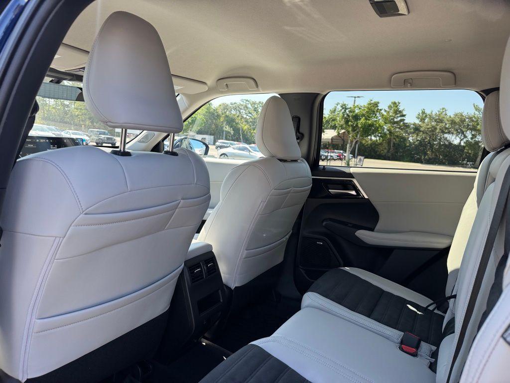 new 2025 Mitsubishi Outlander car, priced at $35,190