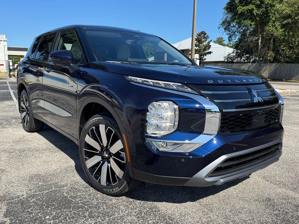 new 2025 Mitsubishi Outlander car, priced at $35,190