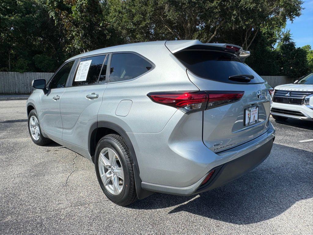 used 2023 Toyota Highlander Hybrid car, priced at $34,700