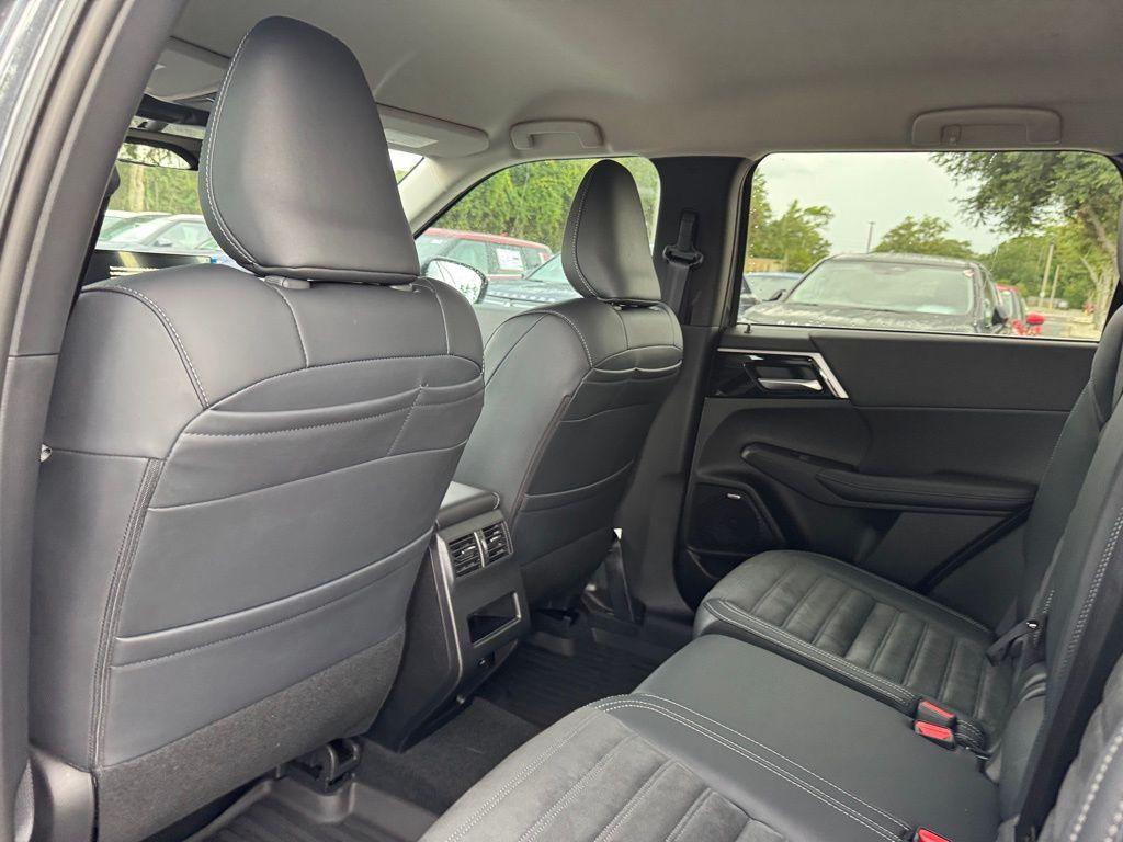 new 2025 Mitsubishi Outlander car, priced at $36,190