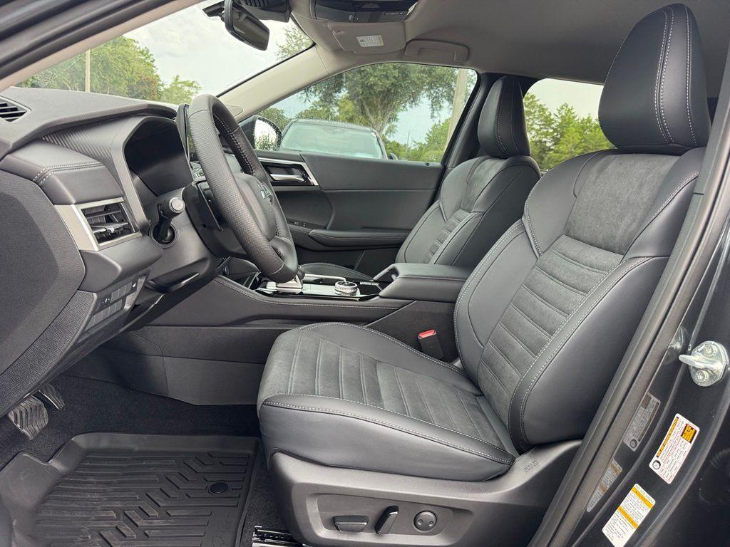 new 2025 Mitsubishi Outlander car, priced at $36,190