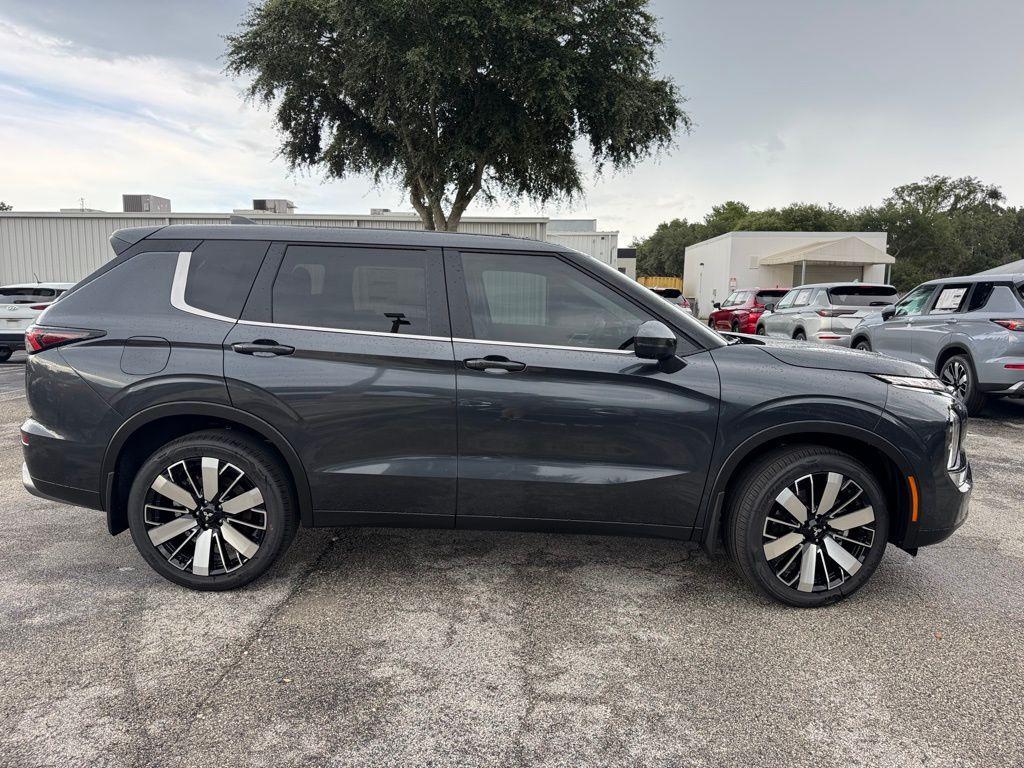 new 2025 Mitsubishi Outlander car, priced at $36,190