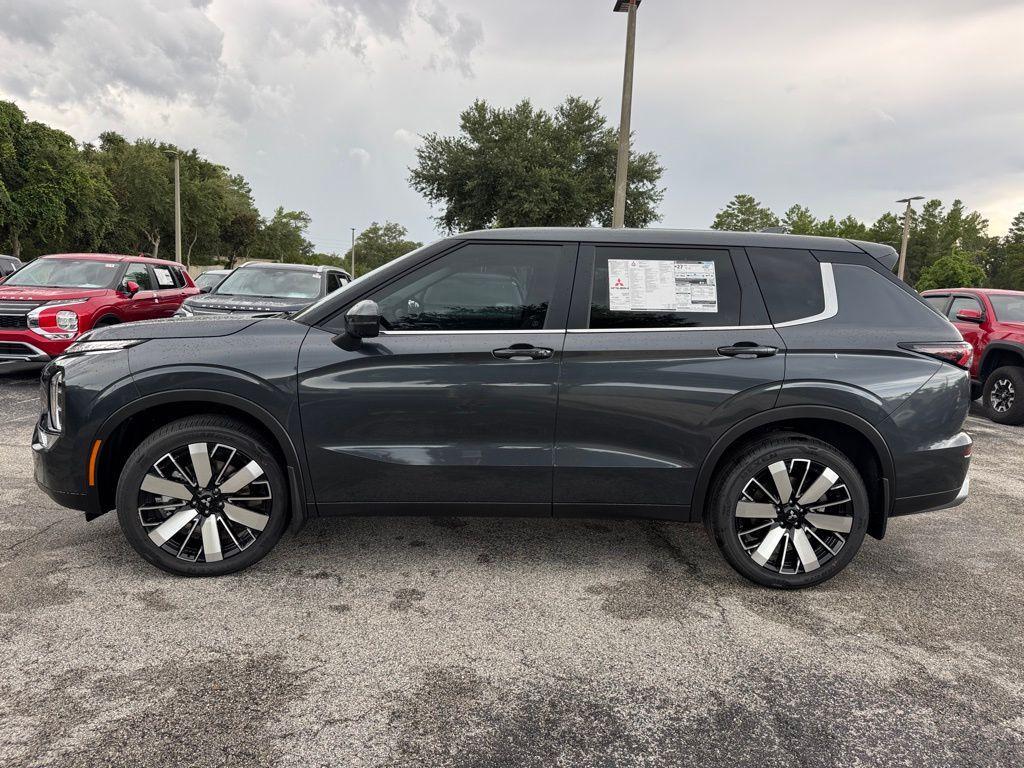 new 2025 Mitsubishi Outlander car, priced at $36,190