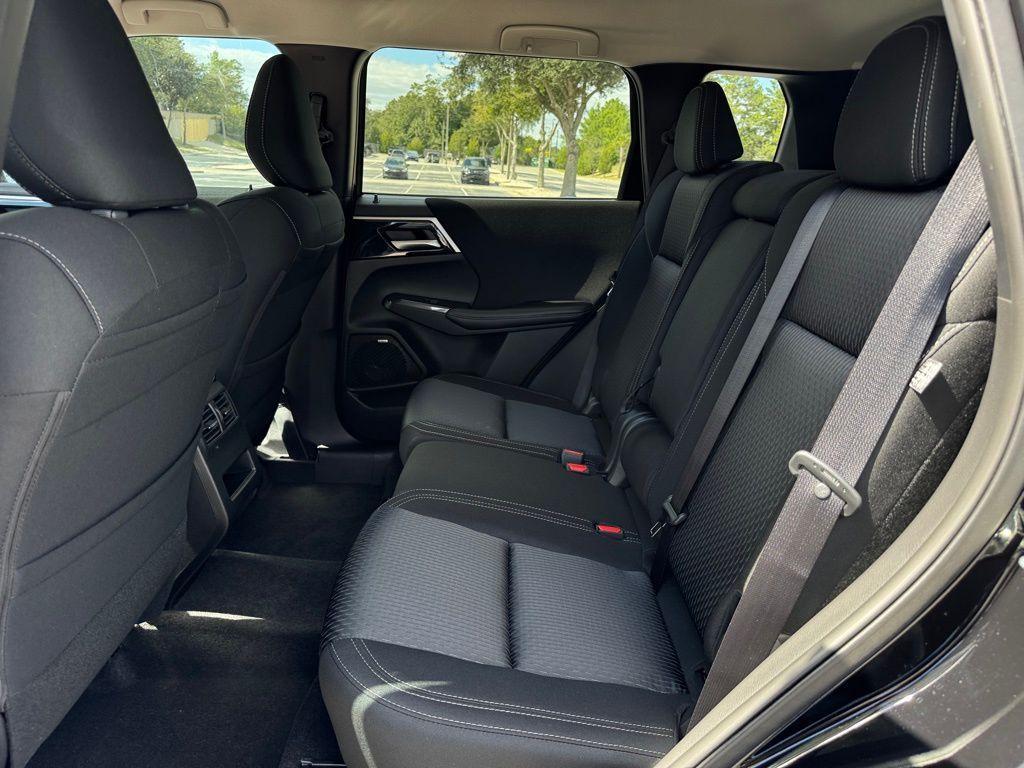 new 2025 Mitsubishi Outlander car, priced at $27,818