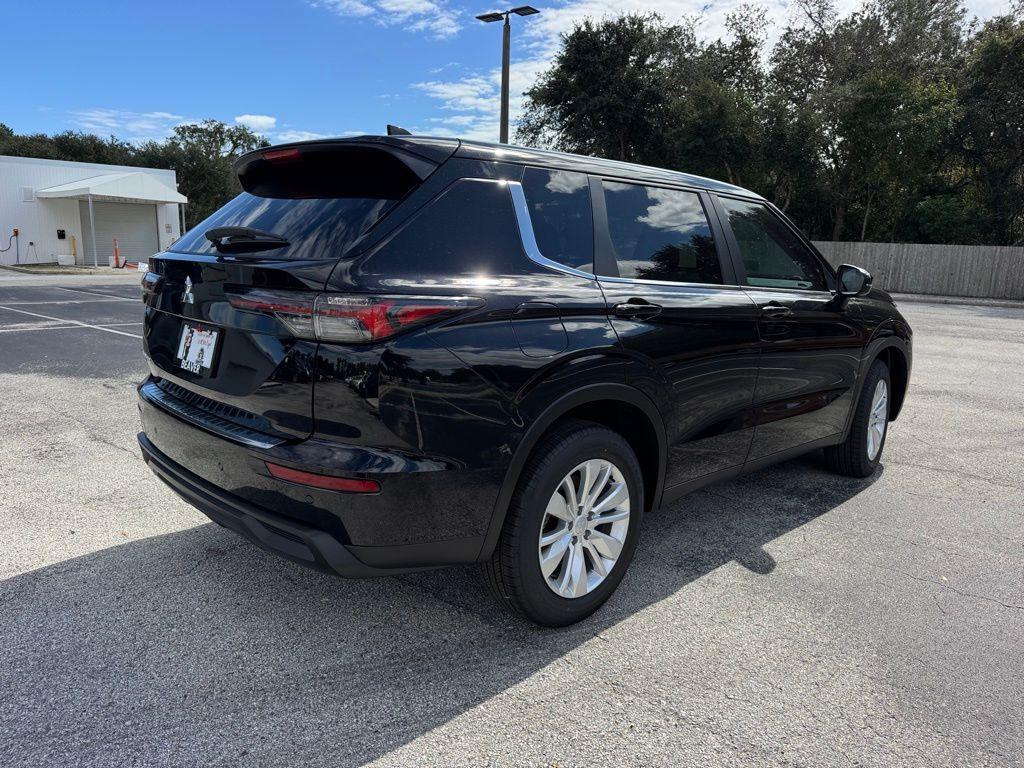 new 2025 Mitsubishi Outlander car, priced at $27,818