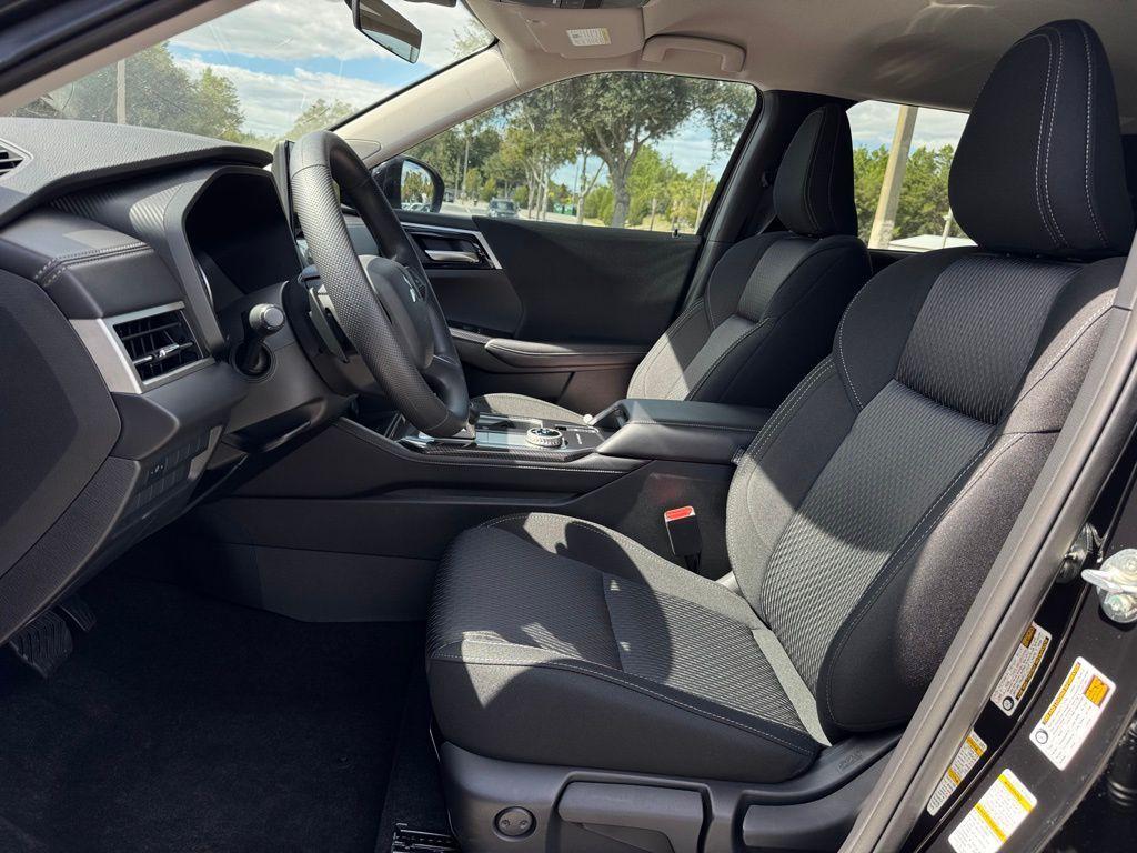 new 2025 Mitsubishi Outlander car, priced at $27,818