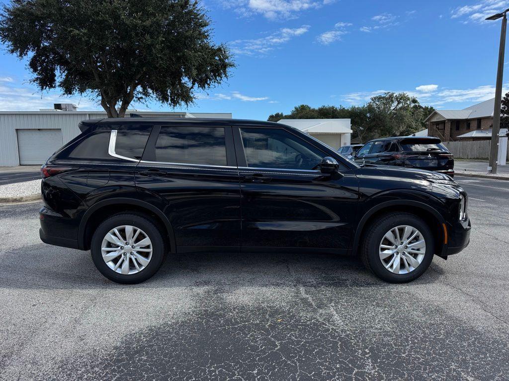 new 2025 Mitsubishi Outlander car, priced at $27,818